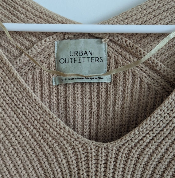 Oversized Pink Sweater - Picture 3 of 6